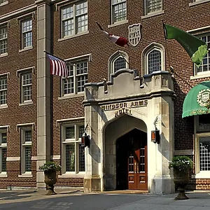 https://windsor-arms-hotel.hotelstorontoontario.org